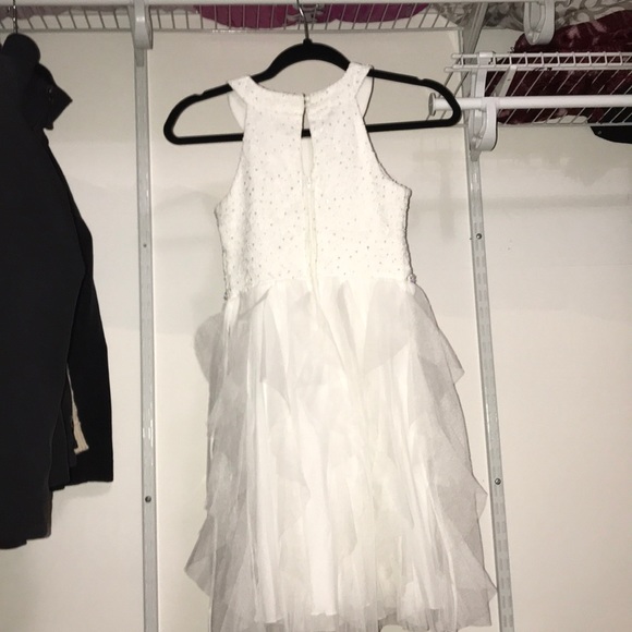 White dress - Picture 2 of 5